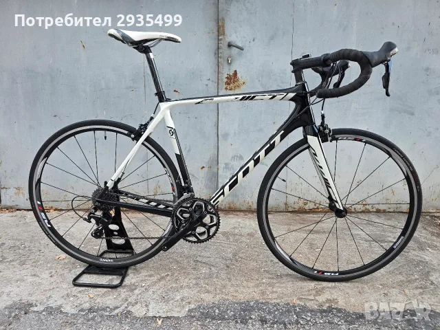 Карбонов шосеен велосипед Scott Addict 30 