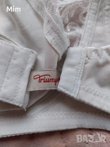 Triumph 95 E Бял сутиен от сатен и дантела без банели , снимка 4 - Бельо - 54073741