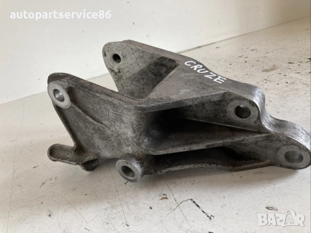 Конзола държач за Chevrolet Cruze 2.0 Vcdi 110Kw (2011) 13248668, снимка 2 - Части - 54641539