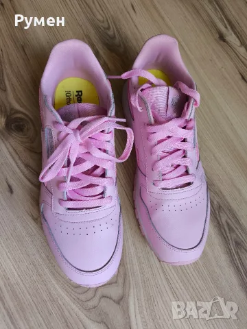Дамски (детски) розови маратонки Reebok, снимка 2 - Маратонки - 55564992