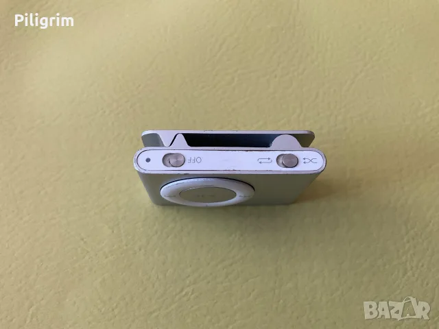 Цифров музикален плейър Apple iPod shuffle (2-ро поколение)., снимка 2 - iPod - 55673332