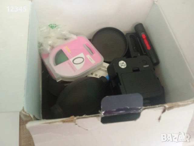 Продавам фотоапарат 4K ULTRA+ подарък комплект за почистване , снимка 2 - Фотоапарати - 54978704