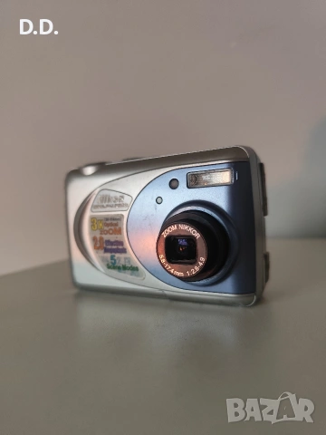 Nikon Coolpix 2000 - ретро дигитален фотоапарат, снимка 2 - Фотоапарати - 54270501