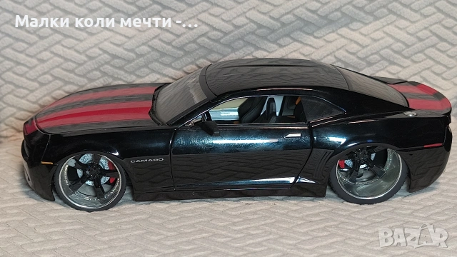 метална кола Chevrolet Camaro - 2006.  Мащаб 1:18, снимка 2 - Колекции - 54581415