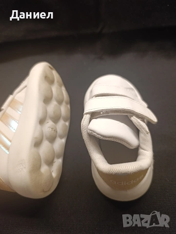 Детски маратонки Adidas , снимка 4 - Детски маратонки - 54755909