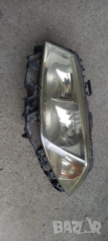 Ляв фар Renault Megane II, снимка 2 - Части - 54809913