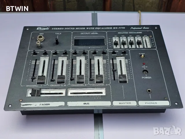 Стерео мишпулт Phonic MX-7770 с еквалайзер – Vintage DJ Mixer ! , снимка 2 - Ресийвъри, усилватели, смесителни пултове - 55684356