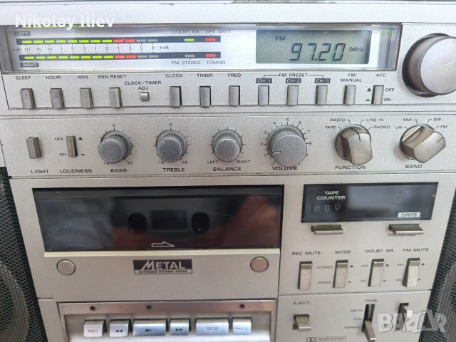 Уникален Hitachi TRK-9900E – Колекционерски 3-компонентен касетофон Boombox (1981, Япония, снимка 5 - Радиокасетофони, транзистори - 55103419