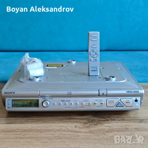 Радио и CD система Sony ICF-CD543RM – С оригинално дистанционно и крепежи, снимка 2 - Аудиосистеми - 55503868
