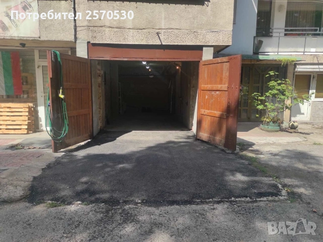 Гараж, Център, кота 0, снимка 3 - Гаражи и паркоместа - 55062277