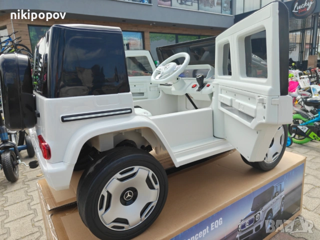 MERCEDES Акумулаторен джип EQG бял