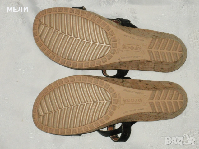 CROCS оригинални дамски нови естествена кожа 38, снимка 8 - Чехли - 54701453