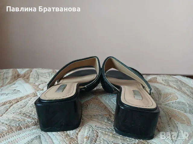 Добре запазени дамски чехли , снимка 2 - Чехли - 55579256