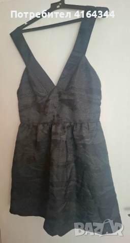 Къса черна рокля на H&M