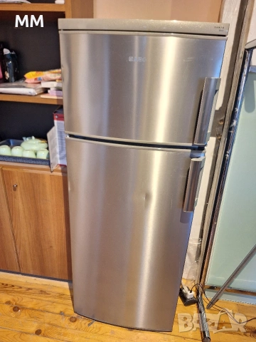 Хладилник със горна камера AEG, снимка 5 - Хладилници - 54345336