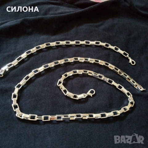 Масивен, нов сребърен комплект- ланец и гривна. В кутия за подарък.