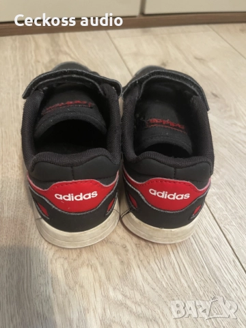 Моратонки ADIDAS 30 1/2, снимка 4 - Детски маратонки - 55223879