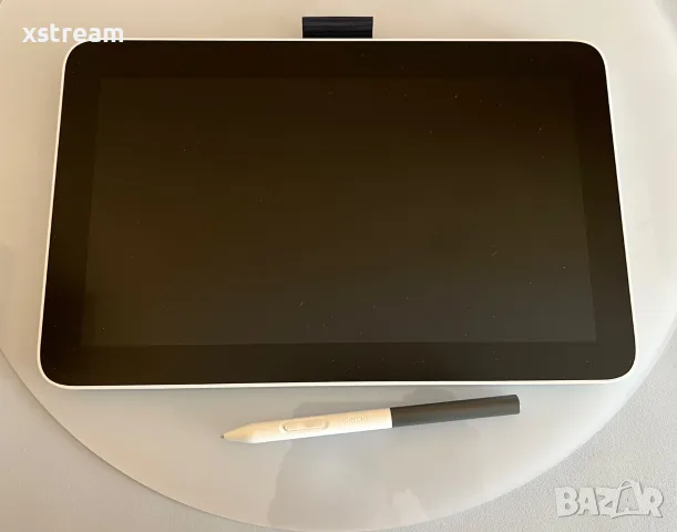 Wacom One Pen Display 12″ (DTC121W0B) Графичен Таблет с Дисплей с USB‑C, Gen-2, Почти Неупотребяван!, снимка 2 - Таблети - 55561592