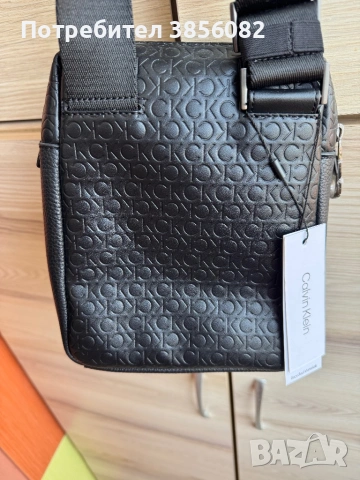 Продавам оригинално кожени мъжки чанти за през рамо – Calvin Klein и GUESS – чисто нови. , снимка 3 - Чанти - 54658541