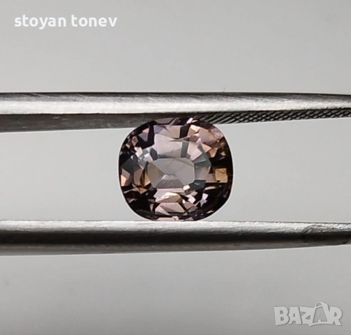  Рядък естествен електрически сиво-розов шпинел 1,41 карата! Сертификат!, снимка 3 - Други - 54155266