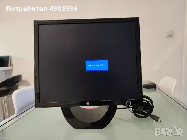 LG Flatron L1900E 19-inch LCD в отлично състояние + захранващ и видео кабел