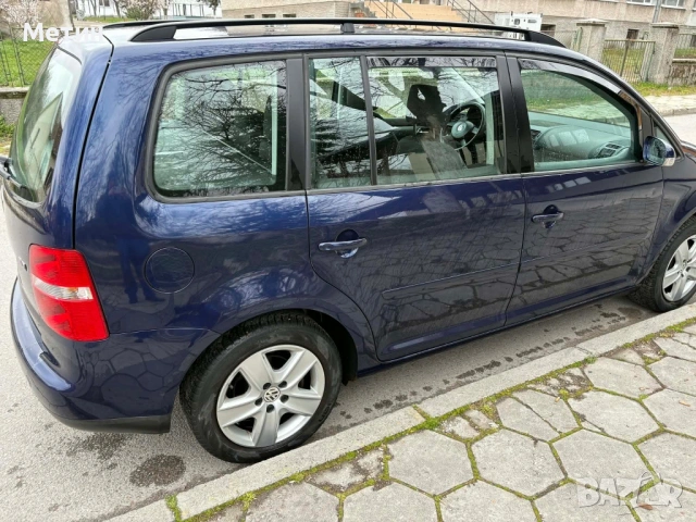 Volkswagen Touran, снимка 2 - Автомобили и джипове - 54115115