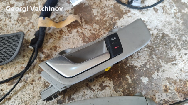 Обурудване от предни врати Ауди А4 В6 Авант  2002г. Подлакътник от задната седалка., снимка 4 - Аксесоари и консумативи - 54118260