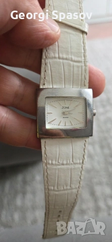 Дамски кварцов часовник с бяла каишка, снимка 3 - Дамски - 54202952