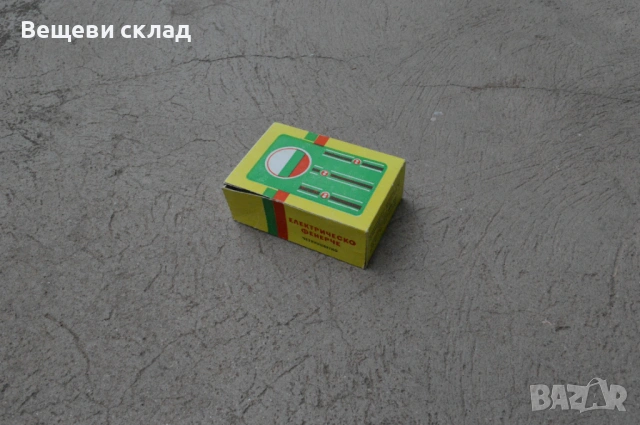 Армейско и ЖП фенерче с 4 цвята 4,5 V, снимка 3 - Антикварни и старинни предмети - 54897700