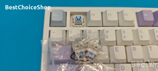 Клавиатура Ajazz Ak820Pro, Механична, 75% Tkl, безжична 2.4G/Bt5.1/Usb-C, RGB осветление, снимка 3 - Клавиатури и мишки - 55040017