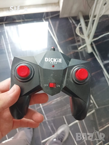 Dickie Toys RC Tumbling Flippy количка с 360 градуса задвижване , снимка 6 - Коли, камиони, мотори, писти - 54399928