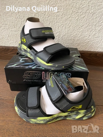 Нови светещи Skechers сандали за момче 