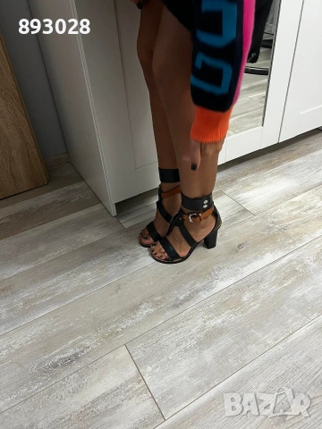 Уникални Isabel Marant , снимка 8 - Дамски елегантни обувки - 55165498