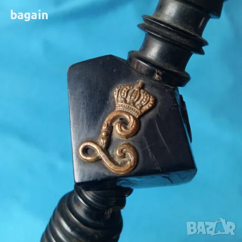 Генералски жезъл, чибук, инсигния.