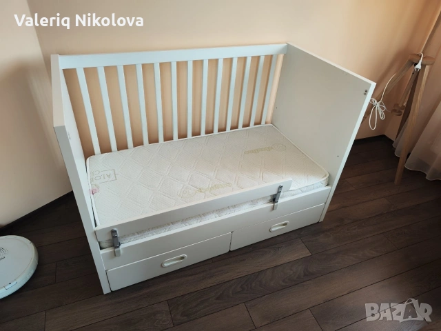 Бебешко креватче с чекмеджета