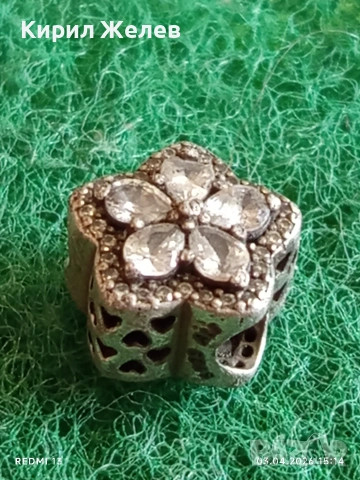 Сребърен талисман от PANDORA Красива като цвете с кристали 54517