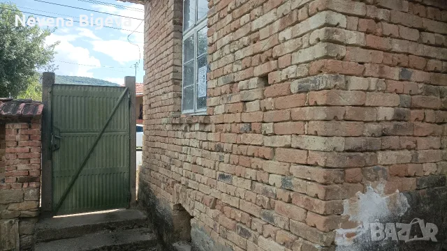 продава се къща в с . Кесарево 