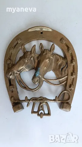 Vintage, бронзова,подкова за стена с детайлни релефни глави на два коня, снимка 2 - Статуетки - 55342963