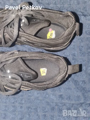 Обувки Vapormax Plus размер 42 много добри реплики носени 2-3 пъти, снимка 3 - Спортни обувки - 55653736
