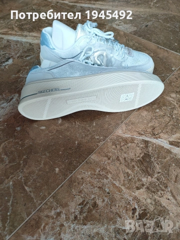 Skechers дамски маратонки, снимка 2 - Маратонки - 55040124