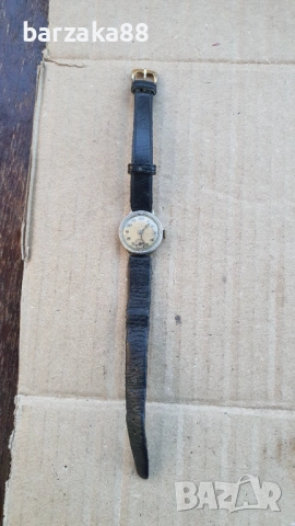 Стар дамски часовник 30-те, снимка 2 - Дамски - 54199390