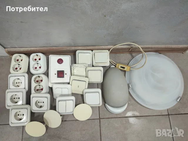 Ключове, контакти и лампи, снимка 2 - Други - 55326760