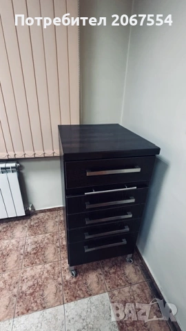 Много запазен МДФ скрин-широк 50, дълбок 60, висок 100 см.