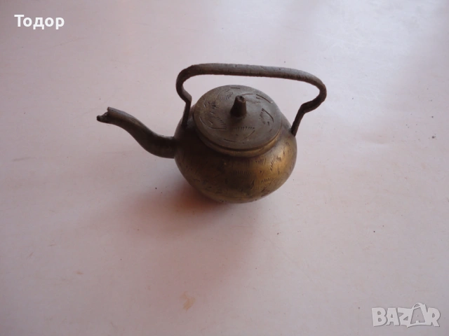 Старинен бронзов чайник съд гравюри , снимка 8 - Антикварни и старинни предмети - 54095521