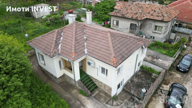 Ремонтирана къща в гр. Омуртаг до Еконт, снимка 2 - Къщи - 55099728