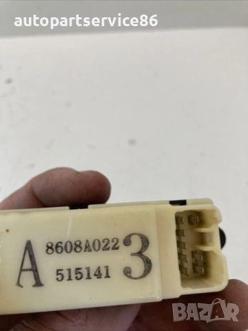 Превключвател за електрически стъкла за Mitsubishi Grandis 2.4 (2004) 8608A022, снимка 2 - Части - 54752633