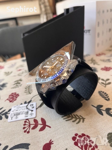 ЧИСТО НОВ Tissot Seastar 1000 Chronograph (Пълен комплект), снимка 5 - Мъжки - 54754027