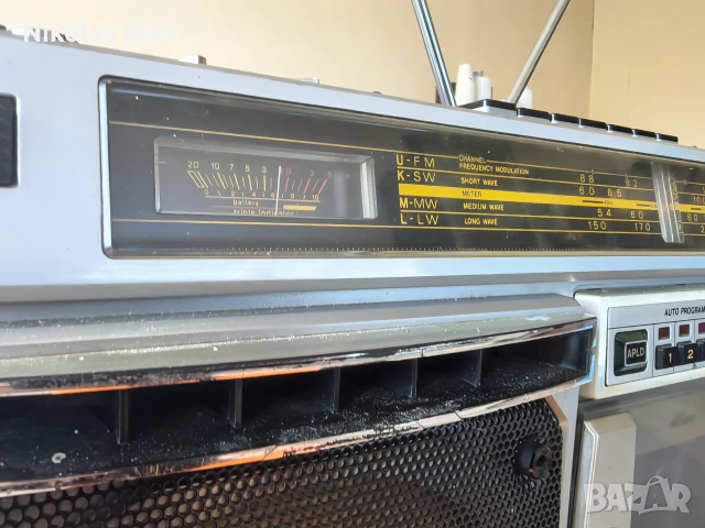 Класически Ретро Касетофон Sharp GF-8585 – Винтидж Boombox с APLD (1979, Japan), снимка 4 - Радиокасетофони, транзистори - 55103639