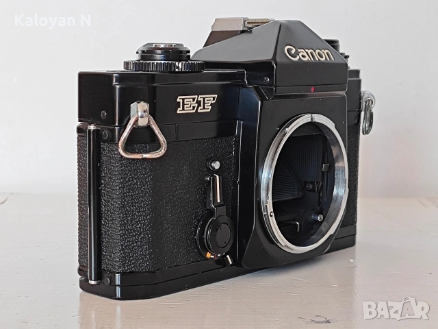 Комплект тяло Canon EF (The Black Beauty) и обектив Canon FD 35-70mm f/3.5-4.5, снимка 3 - Фотоапарати - 54549537