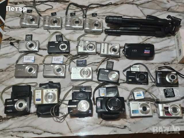 Голям лот фотоапарати и видеокамера – Canon, Sony, Nikon, Olympus, Casio + аксесоари